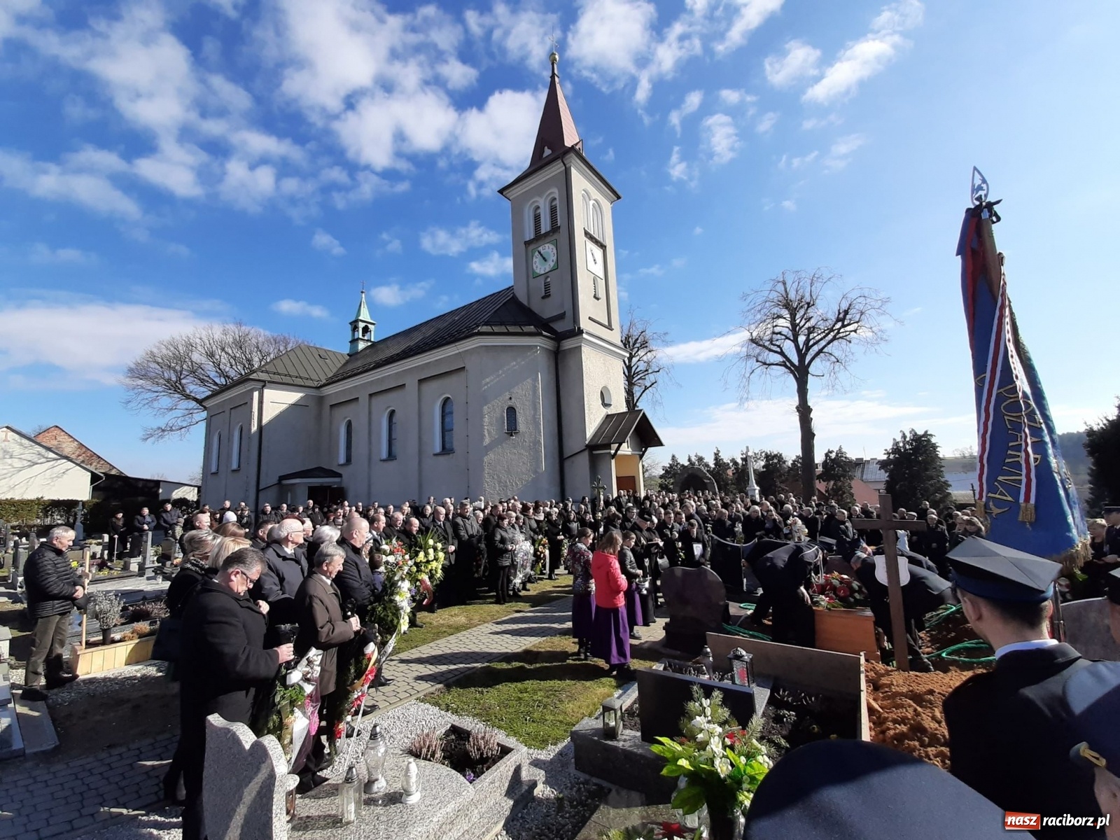 Zdjęcie w galerii na portalu naszraciborz.pl: Ostatnie pożegnanie śp. Bertolda Fichny [FOTO i WIDEO] wiadomości z regionu