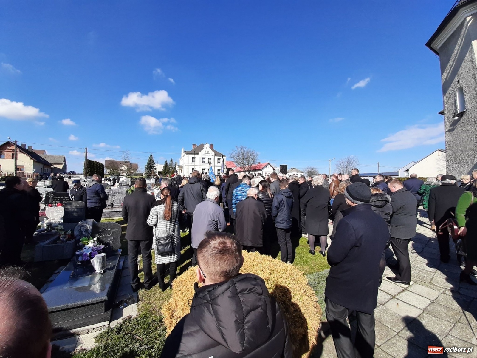 Zdjęcie w galerii na portalu naszraciborz.pl: Ostatnie pożegnanie śp. Bertolda Fichny [FOTO i WIDEO] wiadomości z regionu