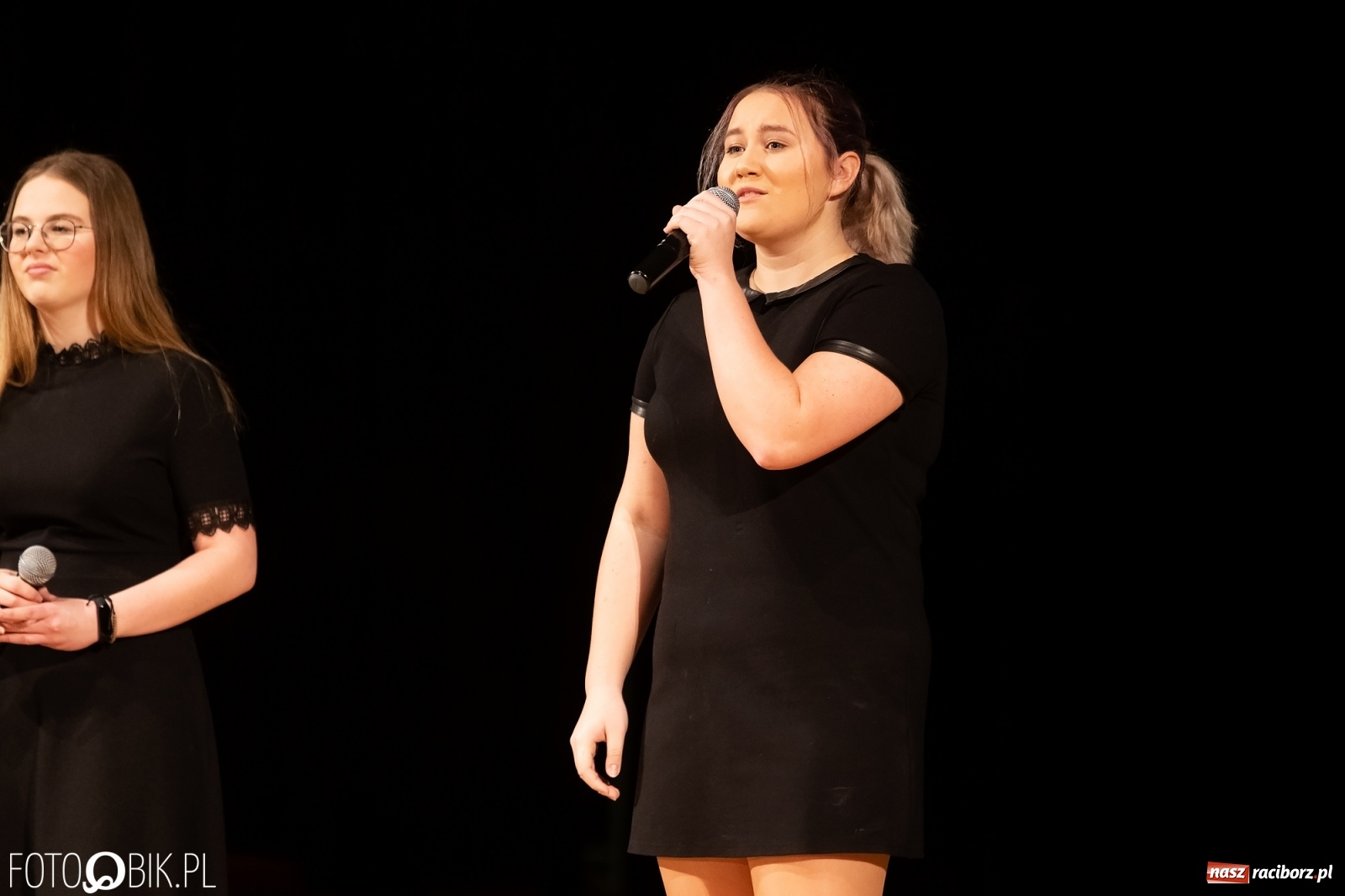 Zdjęcie w galerii na portalu naszraciborz.pl: Stypendia dla najlepszych uczniów raciborskich szkół rozdane wiadomości z regionu