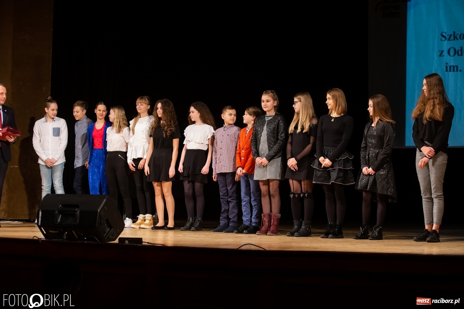 Zdjęcie w galerii na portalu naszraciborz.pl: Stypendia dla najlepszych uczniów raciborskich szkół rozdane wiadomości z regionu