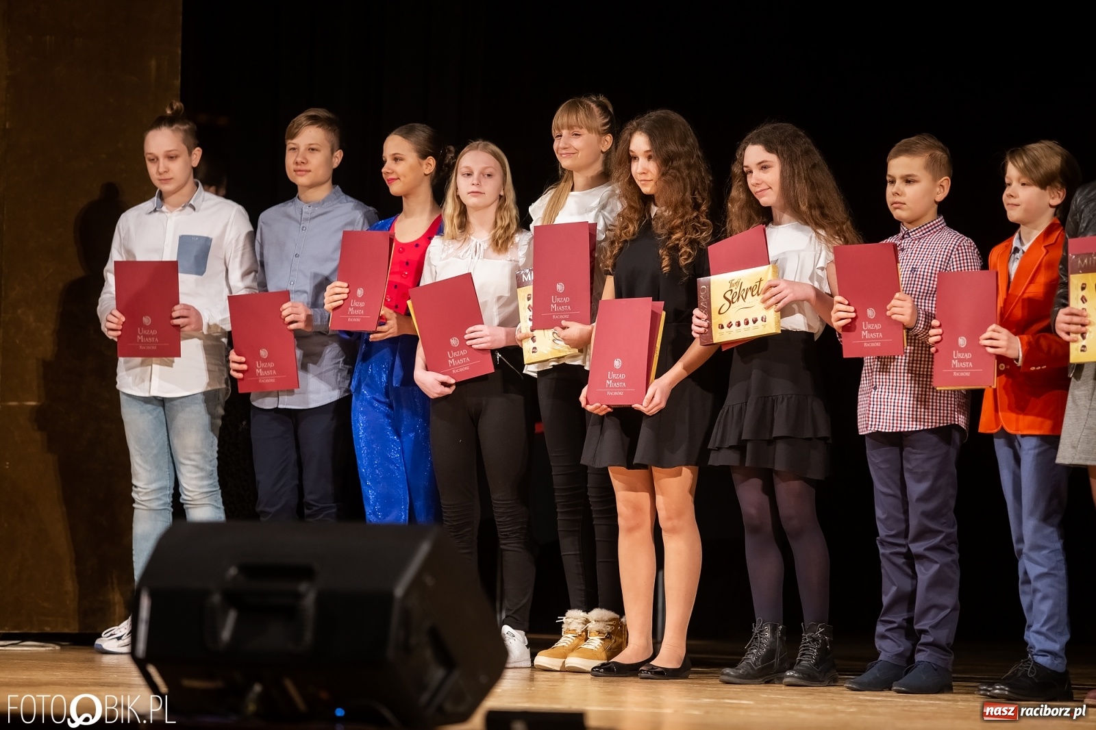 Zdjęcie w galerii na portalu naszraciborz.pl: Stypendia dla najlepszych uczniów raciborskich szkół rozdane wiadomości z regionu