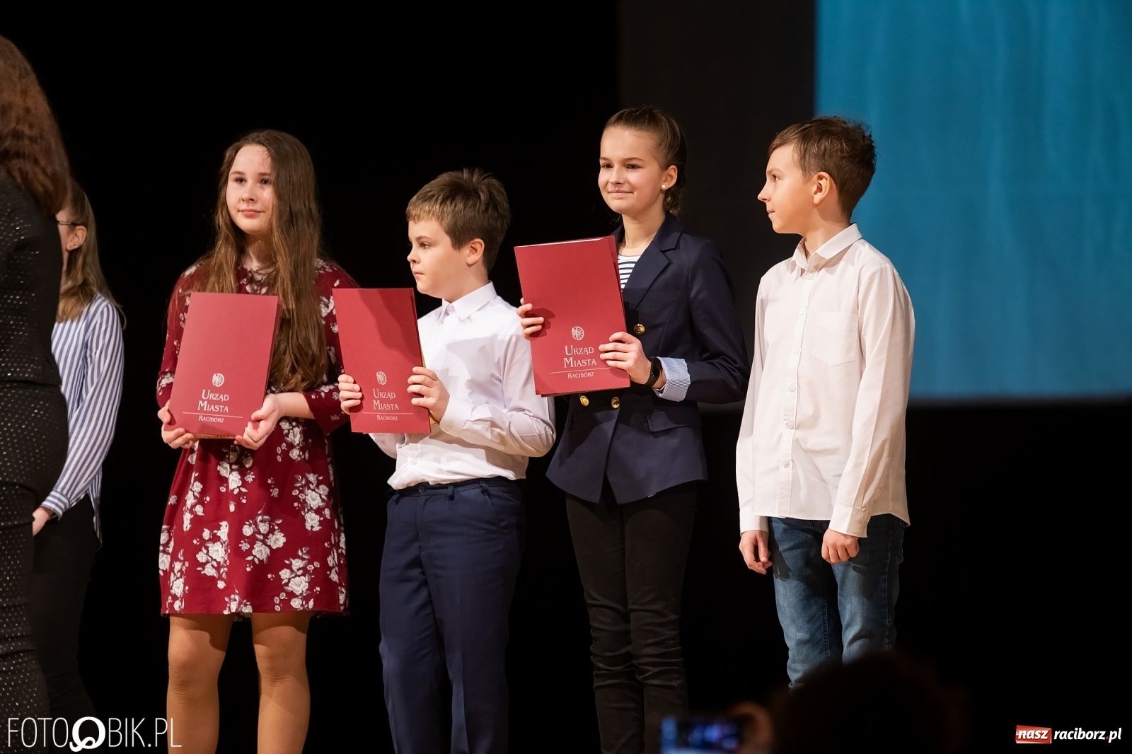 Zdjęcie w galerii na portalu naszraciborz.pl: Stypendia dla najlepszych uczniów raciborskich szkół rozdane wiadomości z regionu