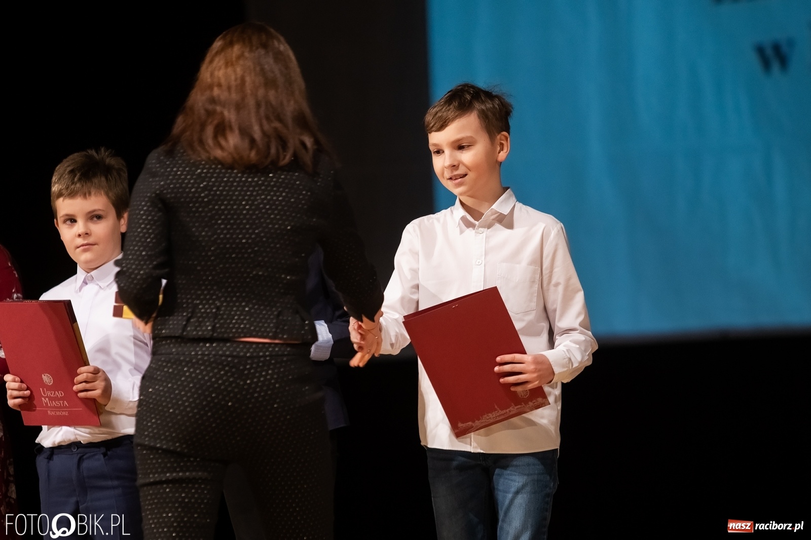 Zdjęcie w galerii na portalu naszraciborz.pl: Stypendia dla najlepszych uczniów raciborskich szkół rozdane wiadomości z regionu