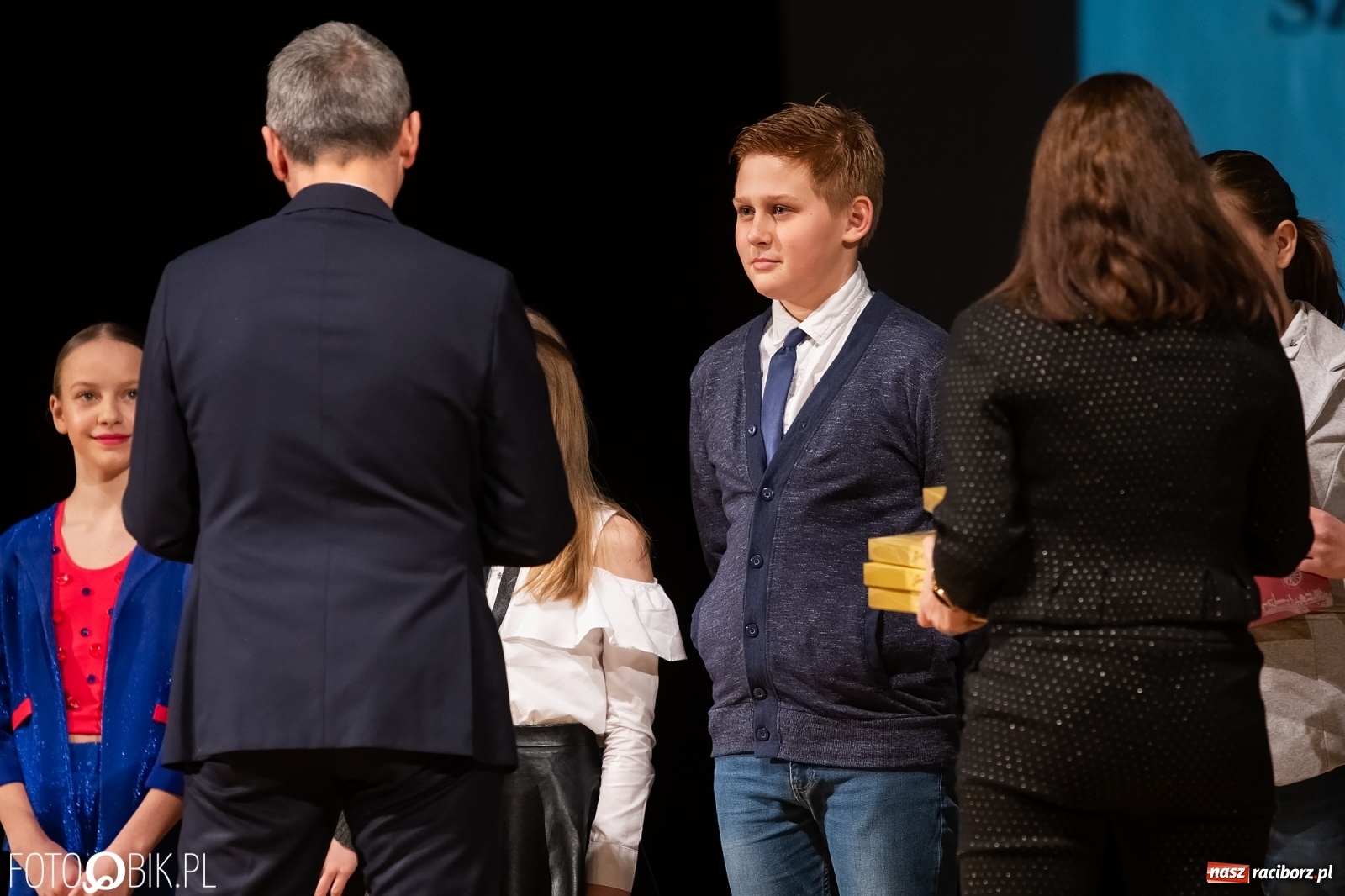 Zdjęcie w galerii na portalu naszraciborz.pl: Stypendia dla najlepszych uczniów raciborskich szkół rozdane wiadomości z regionu