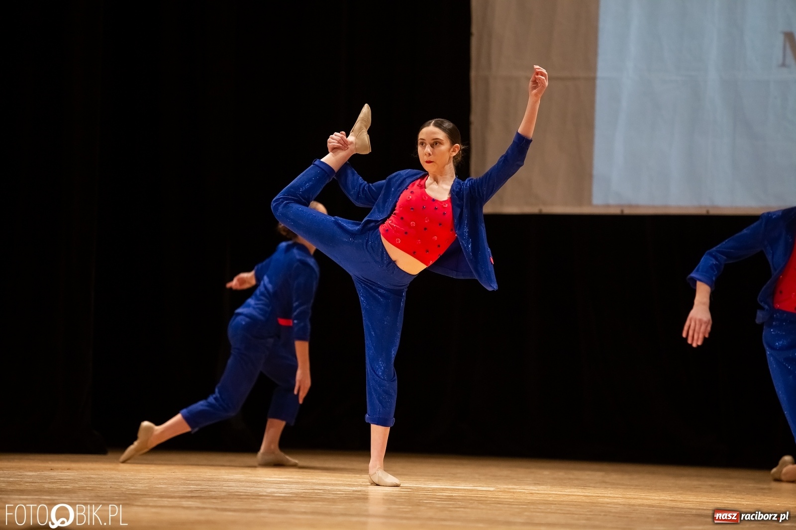 Zdjęcie w galerii na portalu naszraciborz.pl: Stypendia dla najlepszych uczniów raciborskich szkół rozdane wiadomości z regionu