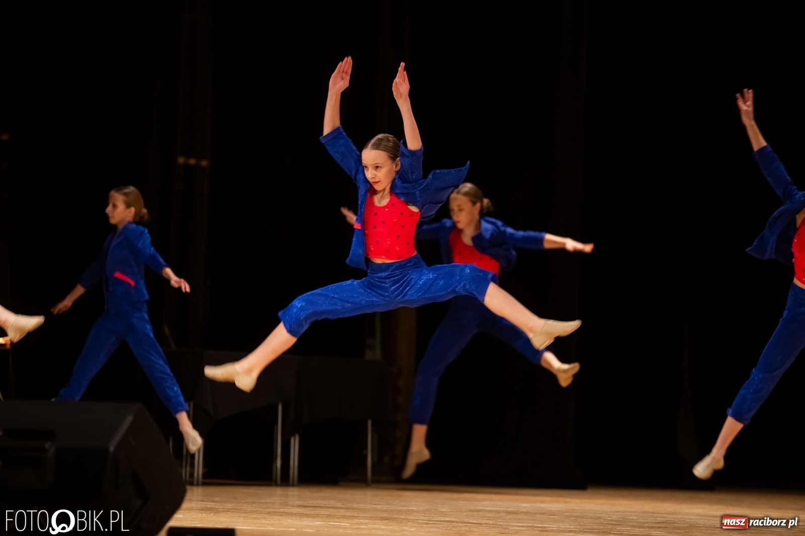 Zdjęcie w galerii na portalu naszraciborz.pl: Stypendia dla najlepszych uczniów raciborskich szkół rozdane wiadomości z regionu