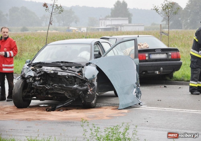 Zdjęcie w galerii na portalu naszraciborz.pl: Kraksa na Piaskowej, znów przy zakręcie wiadomości z regionu