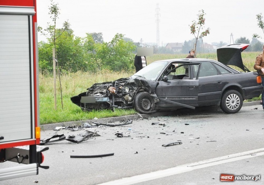 Zdjęcie w galerii na portalu naszraciborz.pl: Kraksa na Piaskowej, znów przy zakręcie wiadomości z regionu