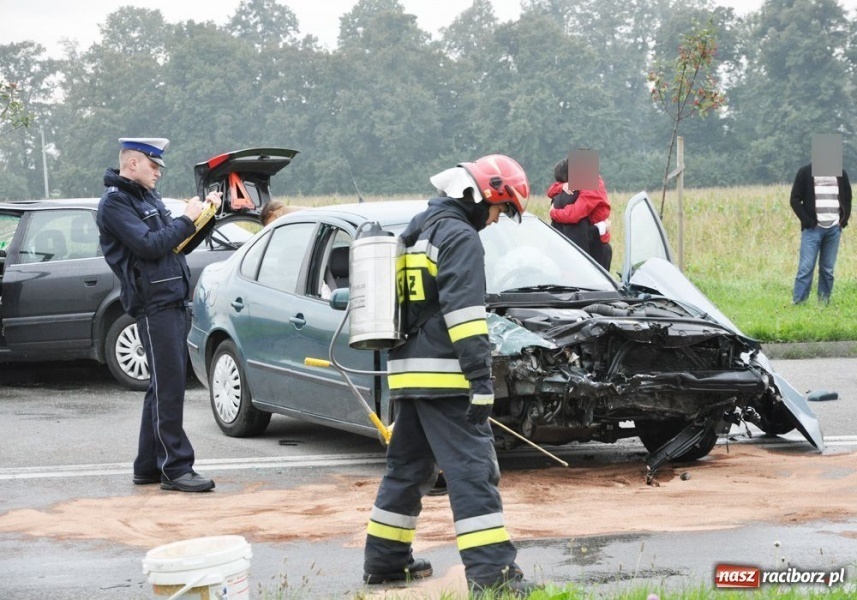 Zdjęcie w galerii na portalu naszraciborz.pl: Kraksa na Piaskowej, znów przy zakręcie wiadomości z regionu