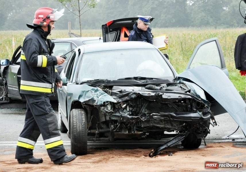 Zdjęcie w galerii na portalu naszraciborz.pl: Kraksa na Piaskowej, znów przy zakręcie wiadomości z regionu