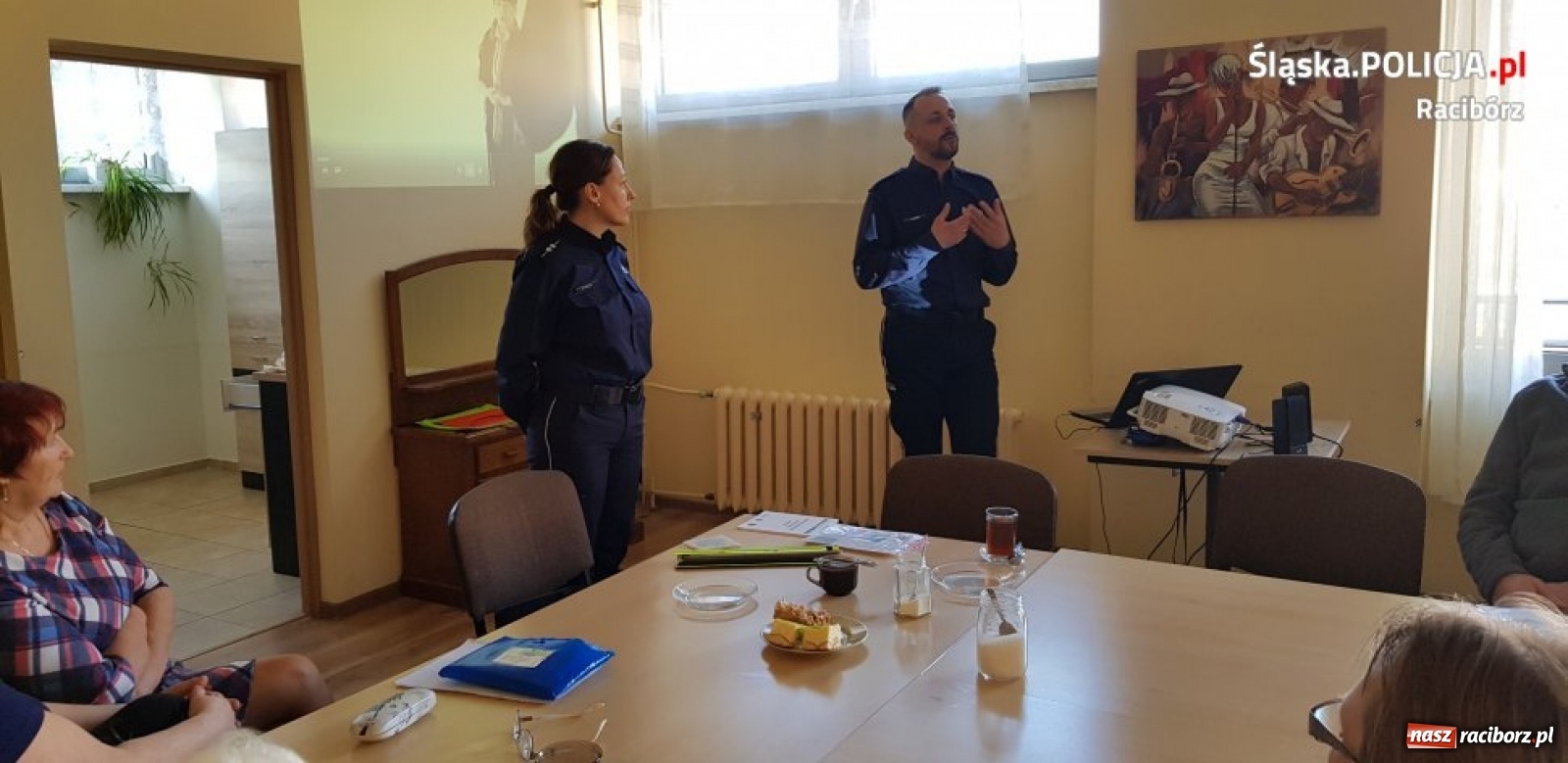 Zdjęcie w galerii na portalu naszraciborz.pl: Raciborscy policjanci spotkali się z seniorami wiadomości z regionu