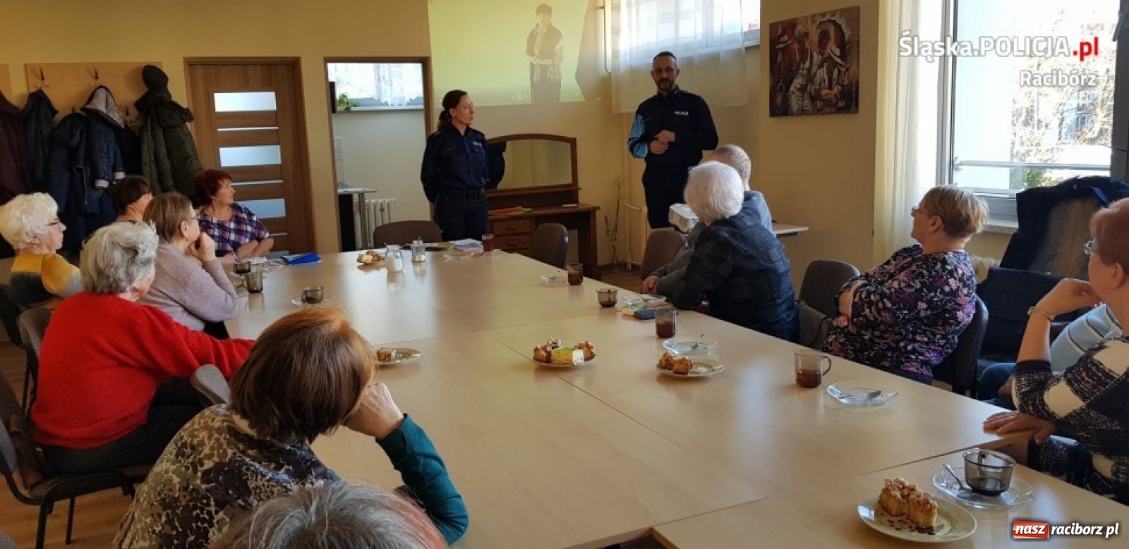 Zdjęcie w galerii na portalu naszraciborz.pl: Raciborscy policjanci spotkali się z seniorami wiadomości z regionu