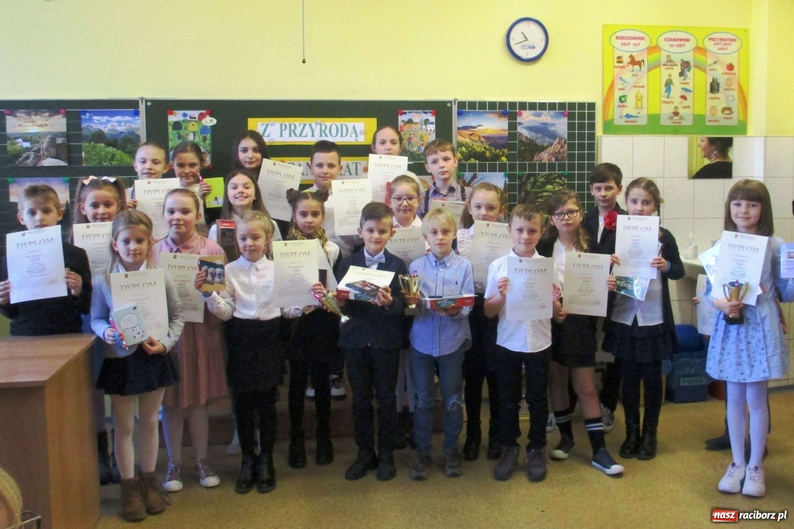 Zdjęcie w galerii na portalu naszraciborz.pl: W SP 15 odbył się Powiatowy Konkurs Recytatorski  wiadomości z regionu