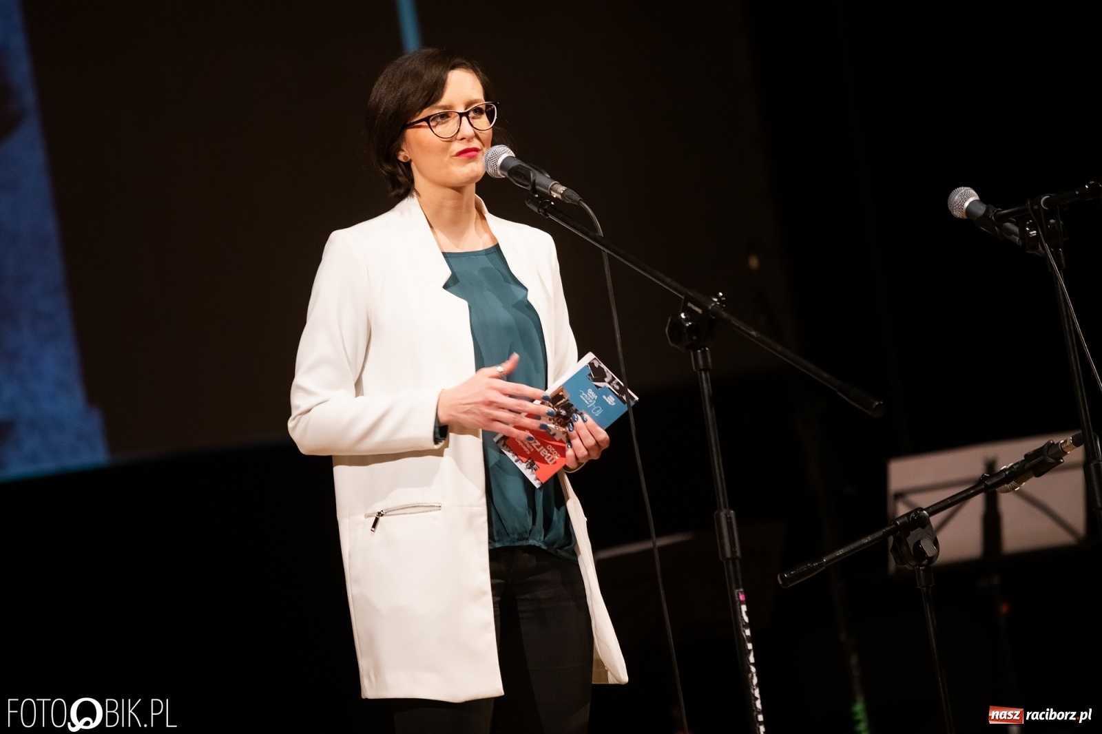 Zdjęcie w galerii na portalu naszraciborz.pl: Raciborscy artyści dla schroniska w RCK wiadomości z regionu