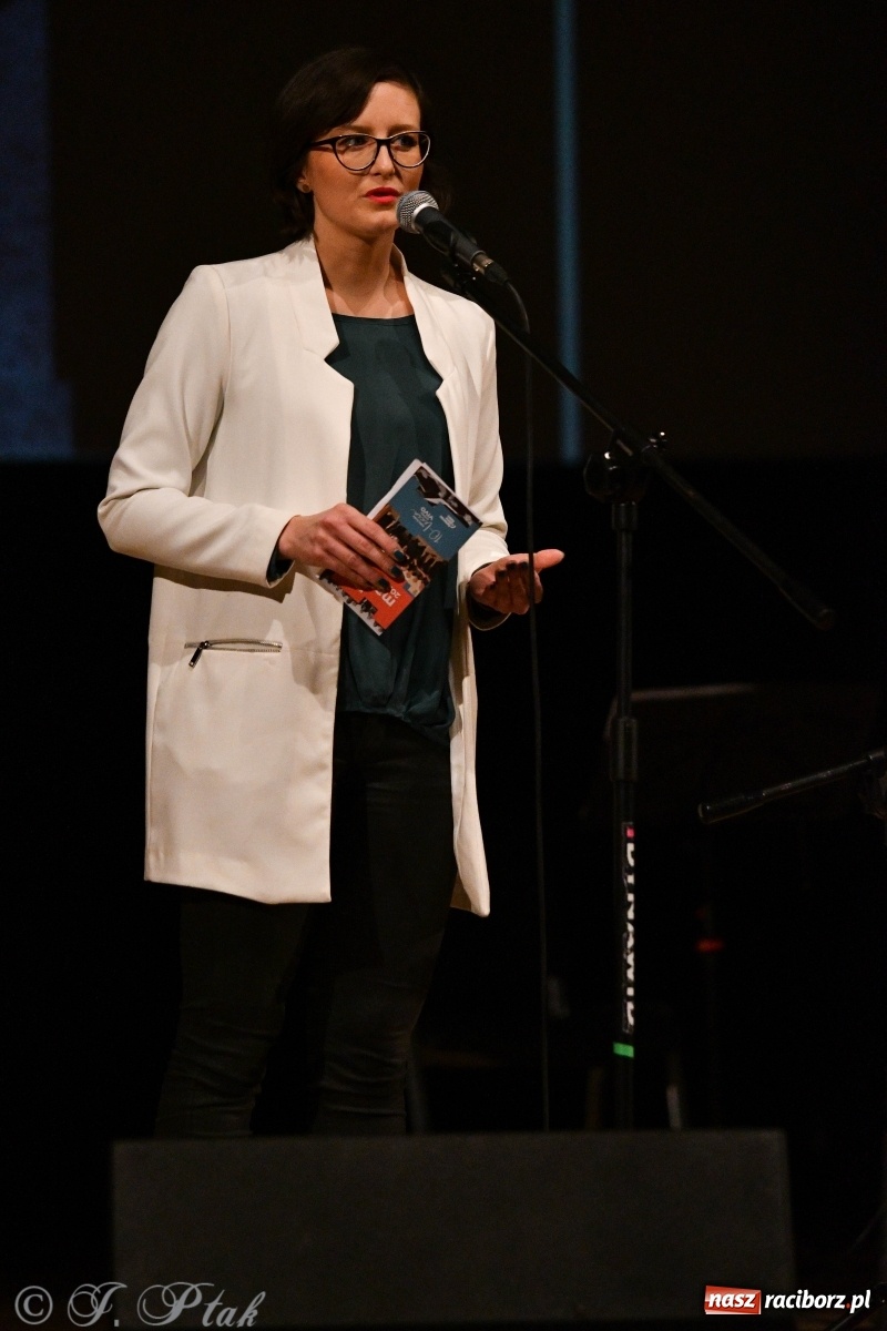 Zdjęcie w galerii na portalu naszraciborz.pl: Raciborscy artyści dla schroniska w RCK wiadomości z regionu