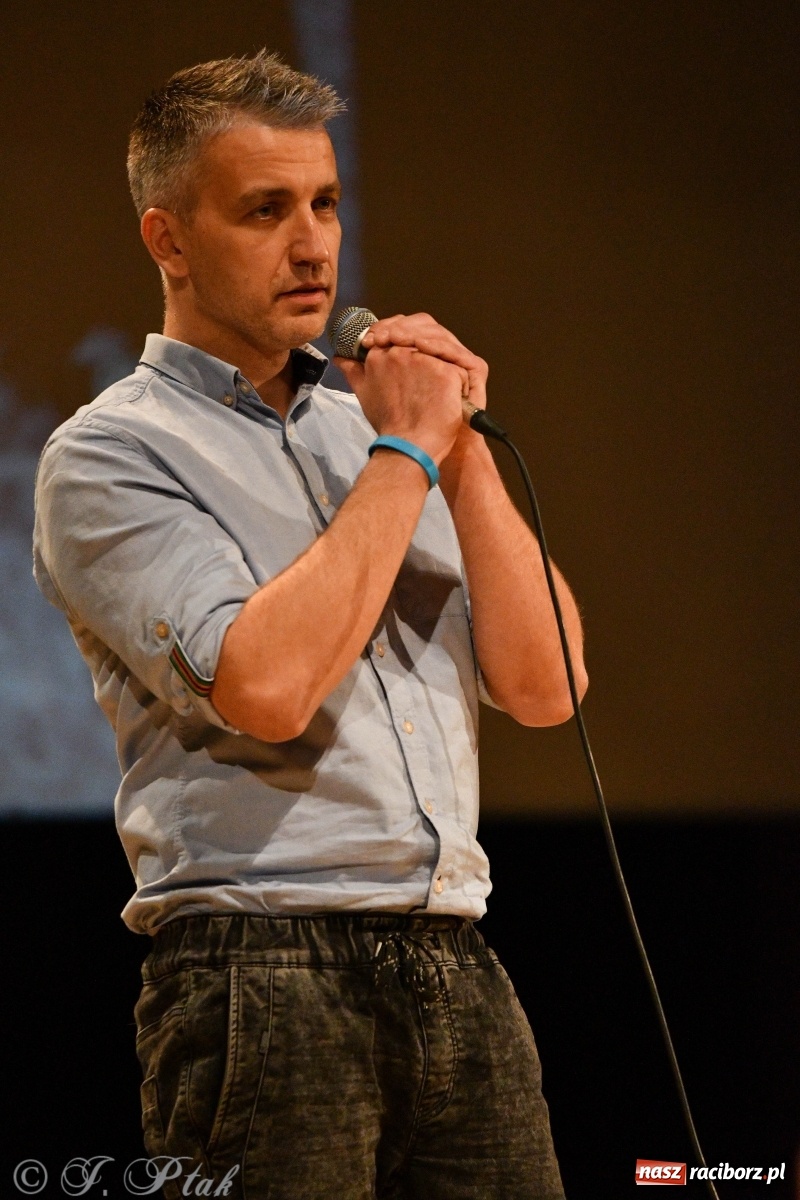 Zdjęcie w galerii na portalu naszraciborz.pl: Raciborscy artyści dla schroniska w RCK wiadomości z regionu