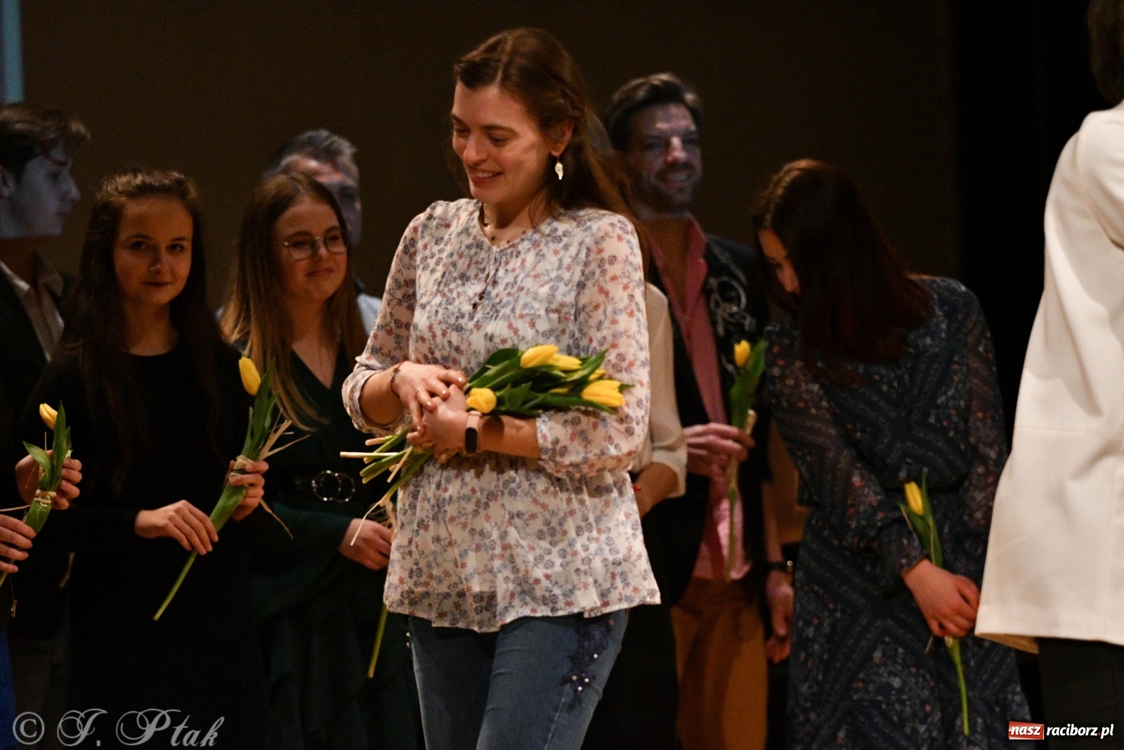 Zdjęcie w galerii na portalu naszraciborz.pl: Raciborscy artyści dla schroniska w RCK wiadomości z regionu