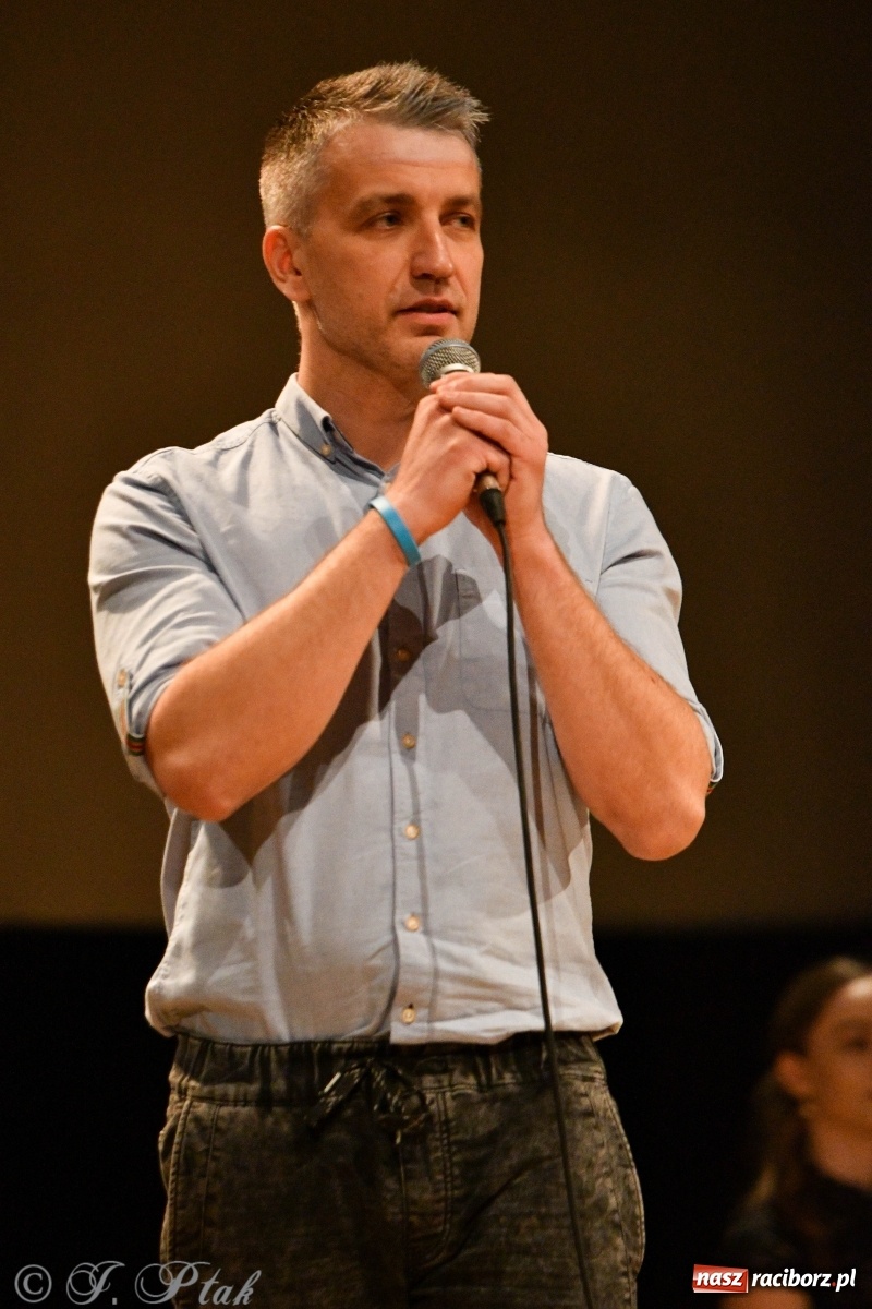 Zdjęcie w galerii na portalu naszraciborz.pl: Raciborscy artyści dla schroniska w RCK wiadomości z regionu