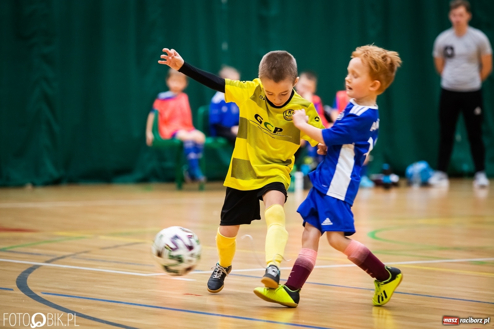 Zdjęcie w galerii na portalu naszraciborz.pl: Młodzi adepci futbolu rywalizowali w Arenie Rafako [FOTO] wiadomości z regionu