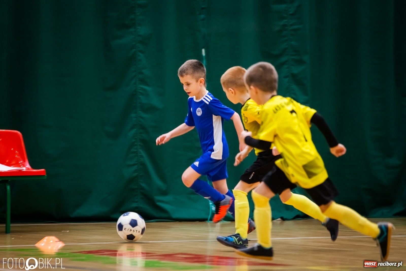 Zdjęcie w galerii na portalu naszraciborz.pl: Młodzi adepci futbolu rywalizowali w Arenie Rafako [FOTO] wiadomości z regionu