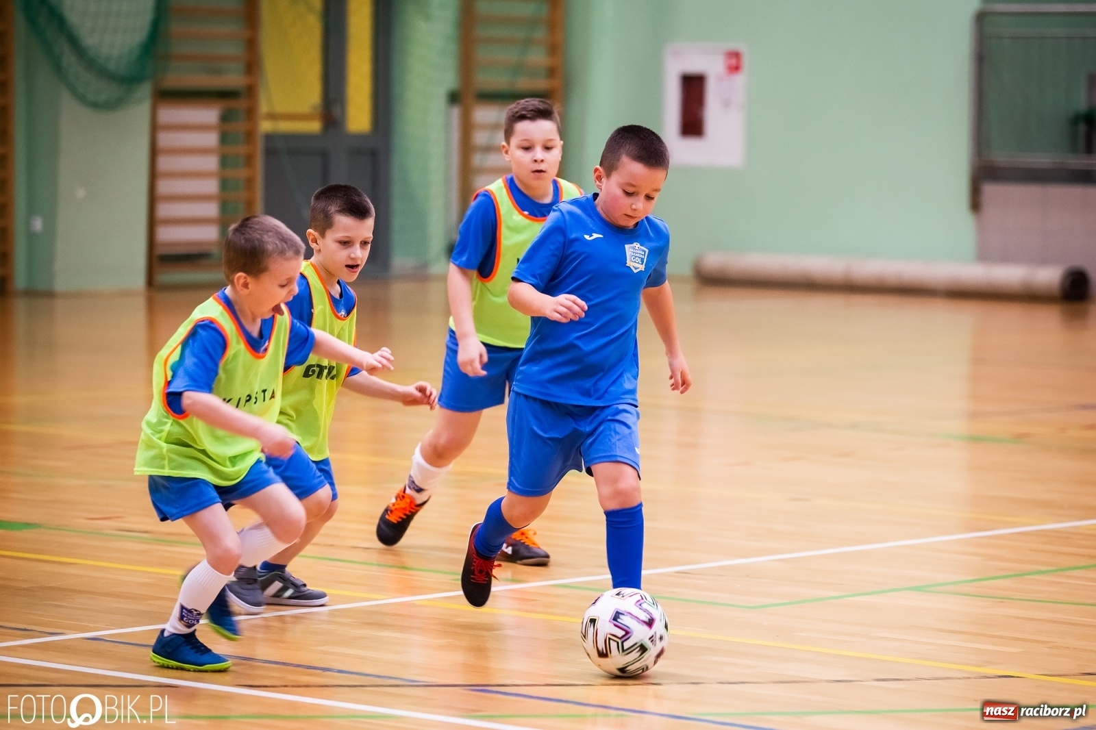 Zdjęcie w galerii na portalu naszraciborz.pl: Młodzi adepci futbolu rywalizowali w Arenie Rafako [FOTO] wiadomości z regionu