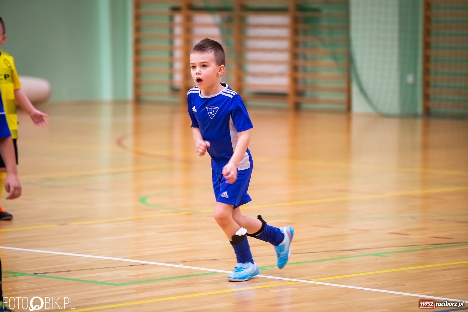 Zdjęcie w galerii na portalu naszraciborz.pl: Młodzi adepci futbolu rywalizowali w Arenie Rafako [FOTO] wiadomości z regionu