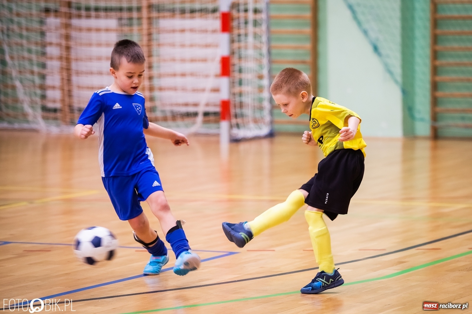 Zdjęcie w galerii na portalu naszraciborz.pl: Młodzi adepci futbolu rywalizowali w Arenie Rafako [FOTO] wiadomości z regionu