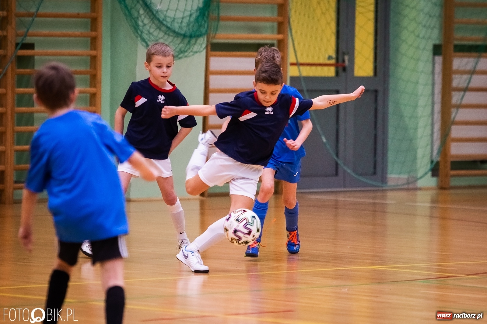 Zdjęcie w galerii na portalu naszraciborz.pl: Młodzi adepci futbolu rywalizowali w Arenie Rafako [FOTO] wiadomości z regionu