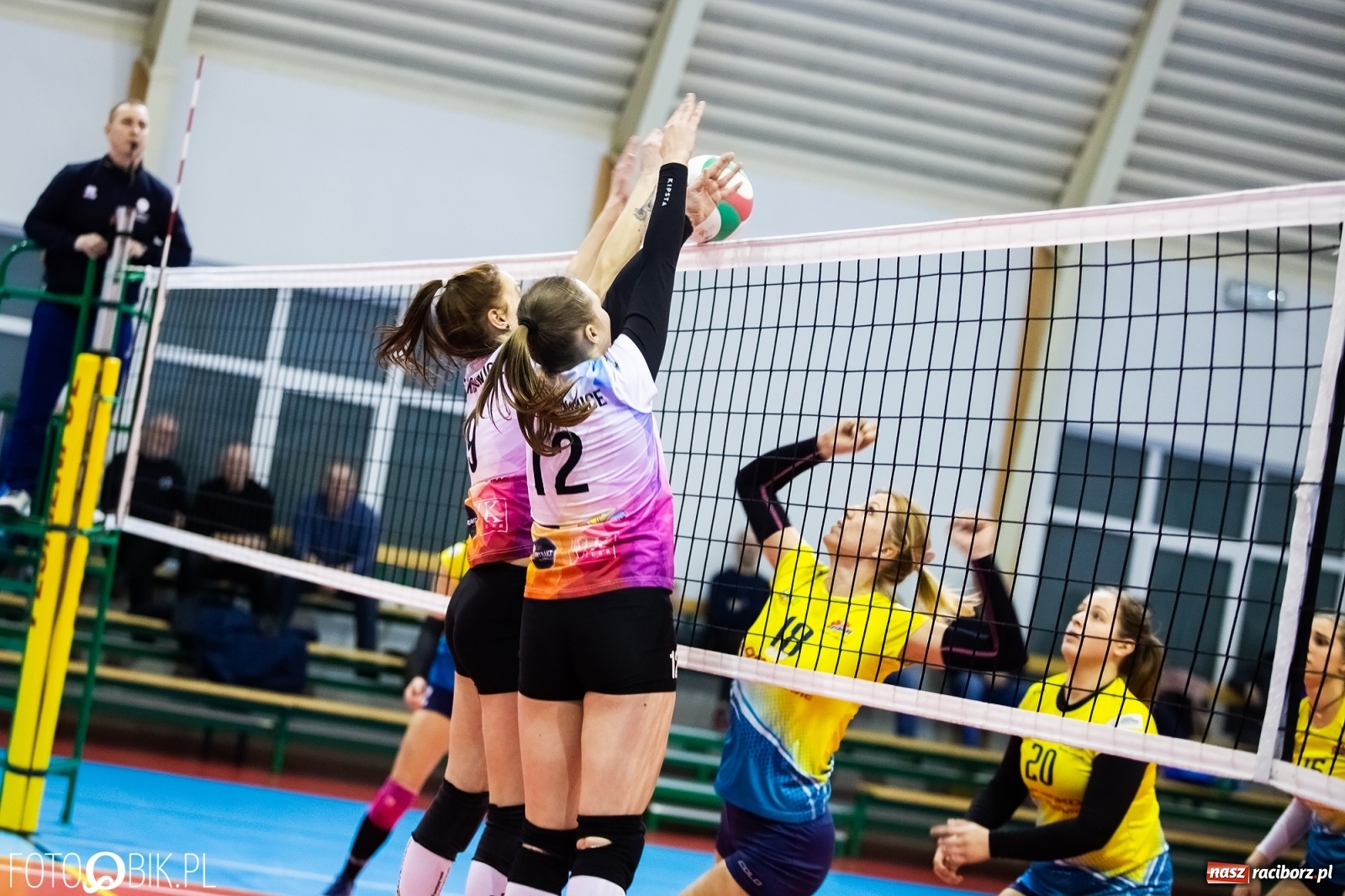 Zdjęcie w galerii na portalu naszraciborz.pl: Siatkarski maraton w Krzanowicach. UKS lepszy od Pszczyny [FOTO] wiadomości z regionu