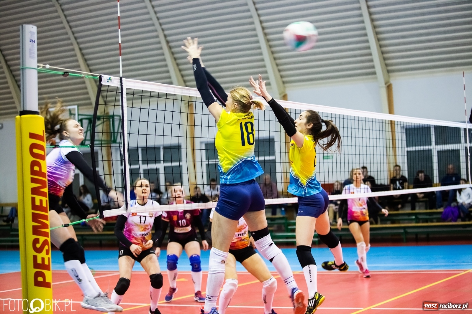 Zdjęcie w galerii na portalu naszraciborz.pl: Siatkarski maraton w Krzanowicach. UKS lepszy od Pszczyny [FOTO] wiadomości z regionu