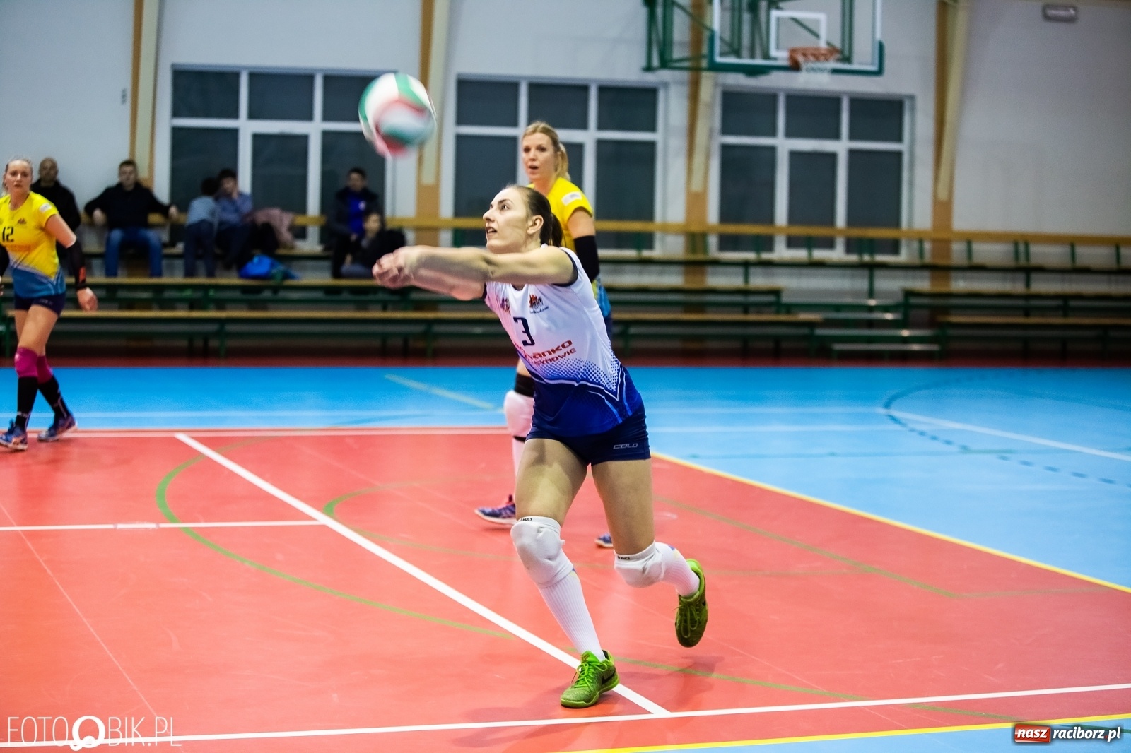 Zdjęcie w galerii na portalu naszraciborz.pl: Siatkarski maraton w Krzanowicach. UKS lepszy od Pszczyny [FOTO] wiadomości z regionu