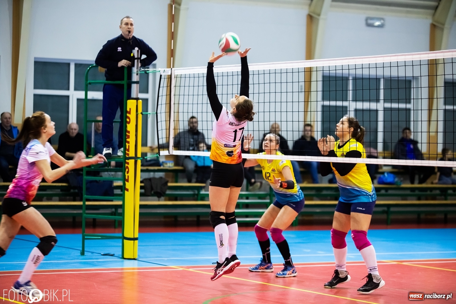Zdjęcie w galerii na portalu naszraciborz.pl: Siatkarski maraton w Krzanowicach. UKS lepszy od Pszczyny [FOTO] wiadomości z regionu