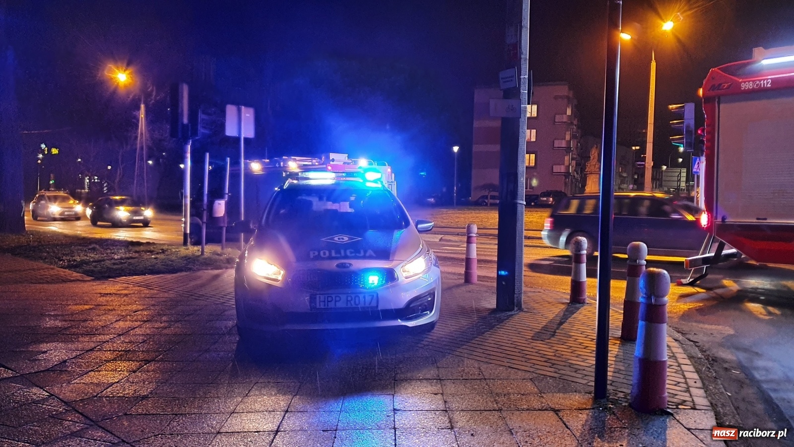 Zdjęcie w galerii na portalu naszraciborz.pl: Zderzenie forda i chevroleta przy Mechaniku  wiadomości z regionu