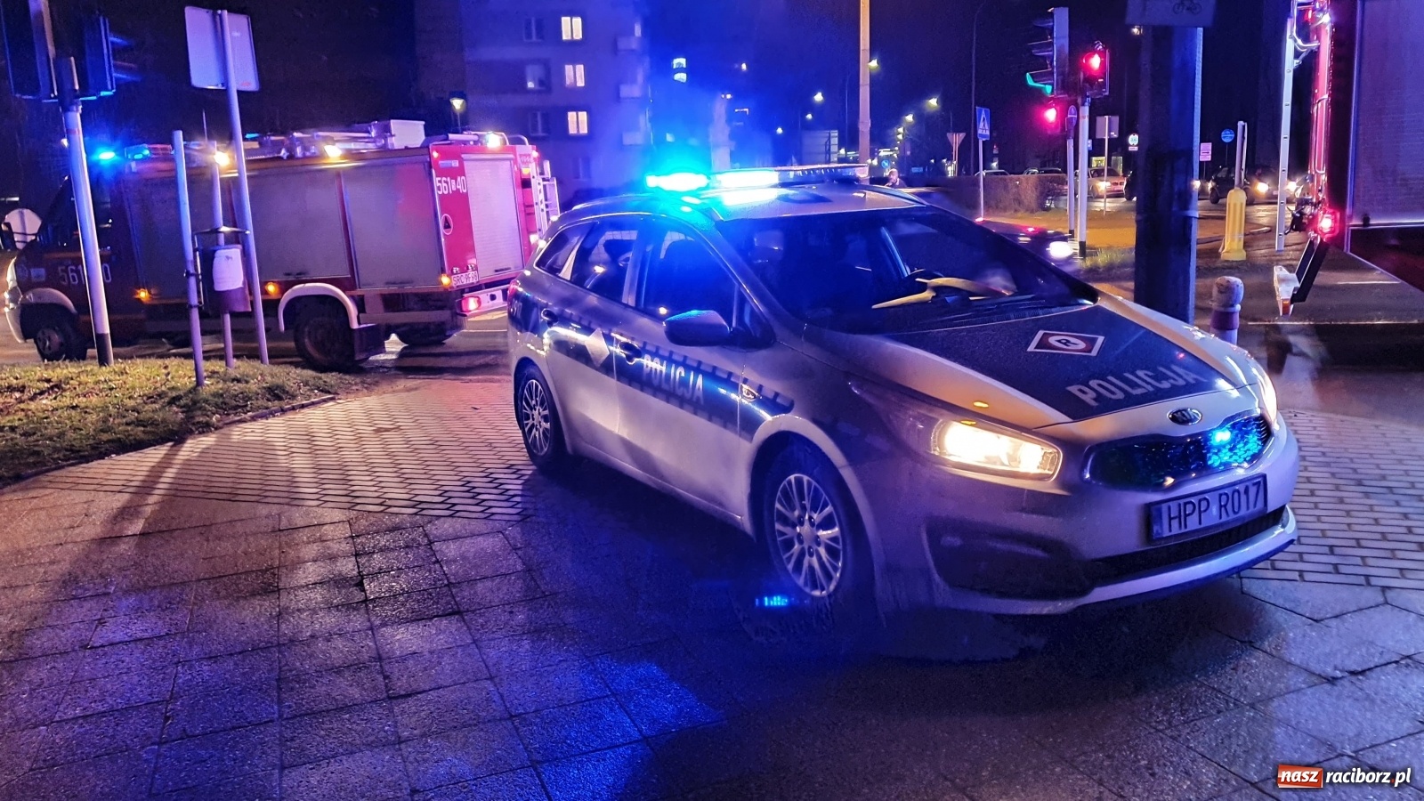 Zdjęcie w galerii na portalu naszraciborz.pl: Zderzenie forda i chevroleta przy Mechaniku  wiadomości z regionu