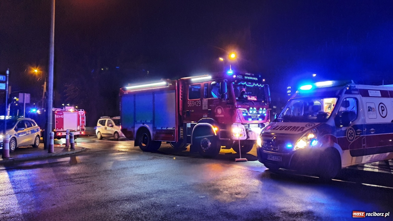 Zdjęcie w galerii na portalu naszraciborz.pl: Zderzenie forda i chevroleta przy Mechaniku  wiadomości z regionu