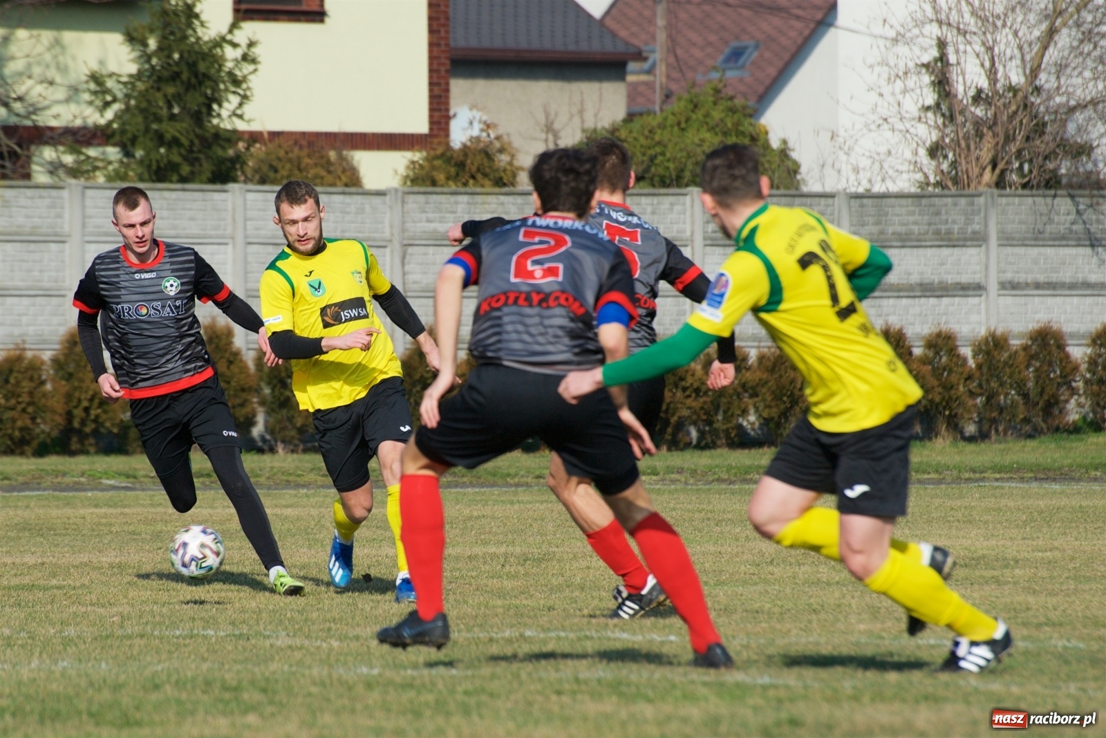 Zdjęcie w galerii na portalu naszraciborz.pl: Sparing. LKS Tworków rozgromiony przez pierwszoligowca [FOTO] wiadomości z regionu
