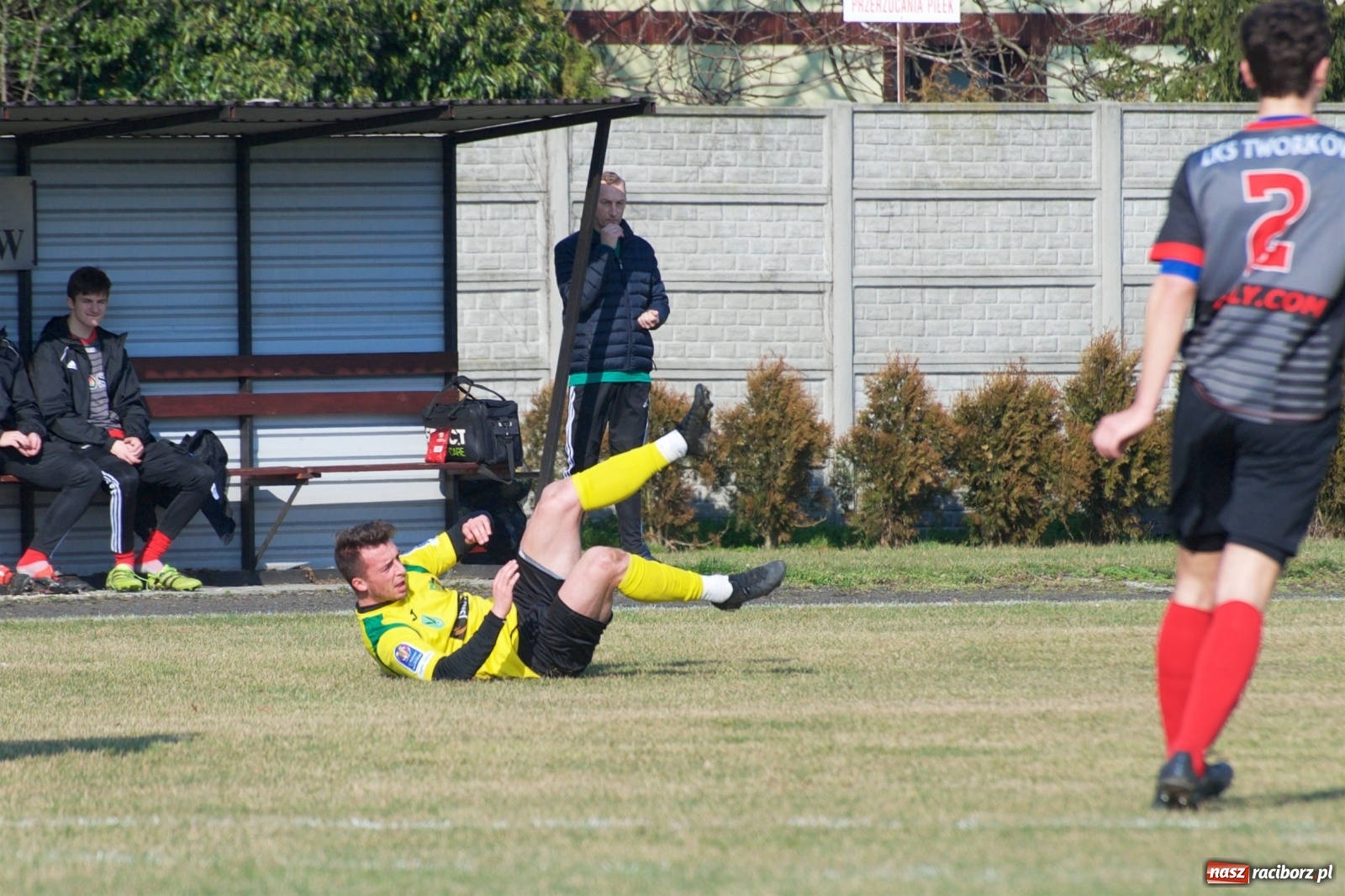 Zdjęcie w galerii na portalu naszraciborz.pl: Sparing. LKS Tworków rozgromiony przez pierwszoligowca [FOTO] wiadomości z regionu