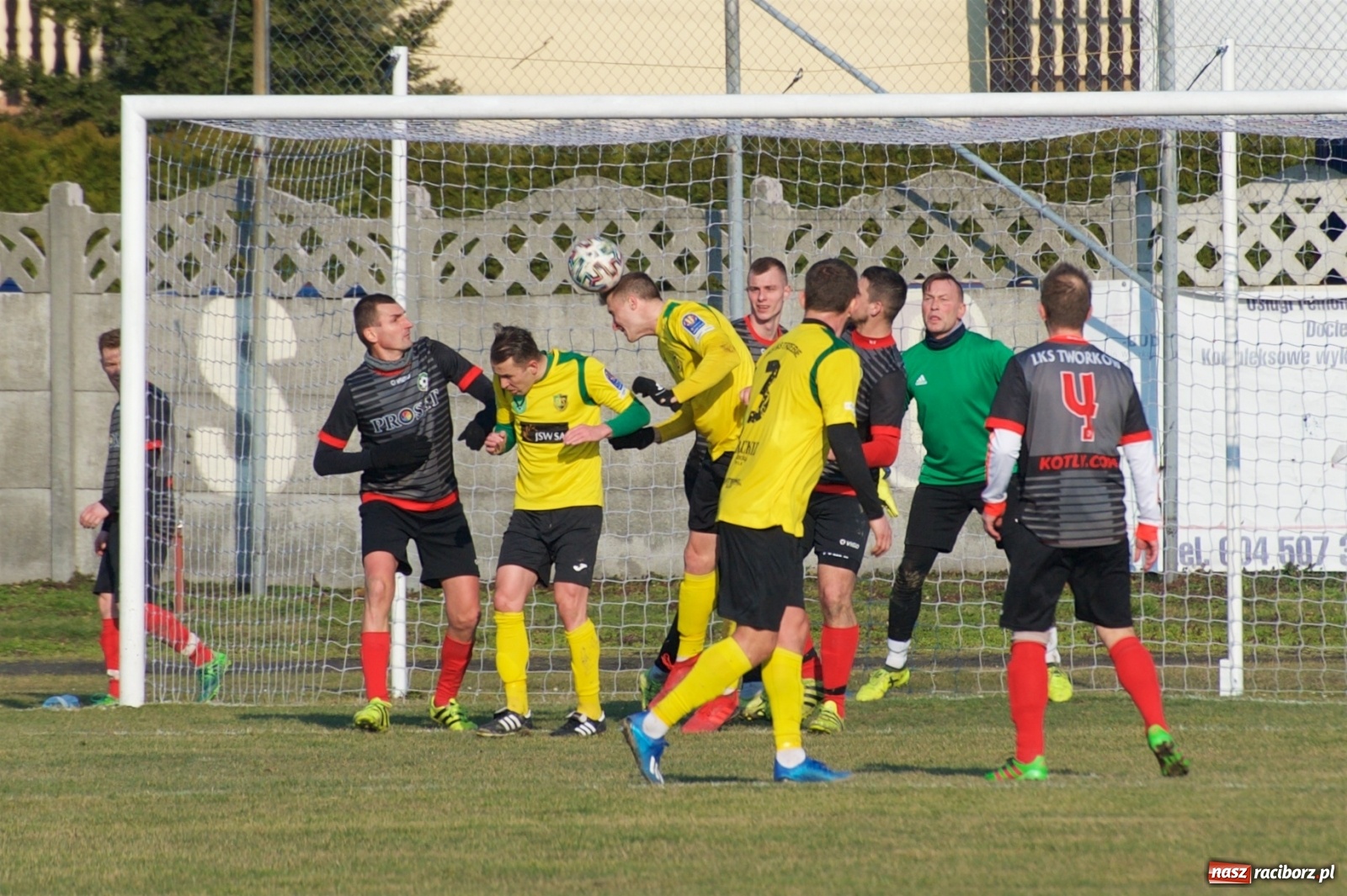 Zdjęcie w galerii na portalu naszraciborz.pl: Sparing. LKS Tworków rozgromiony przez pierwszoligowca [FOTO] wiadomości z regionu