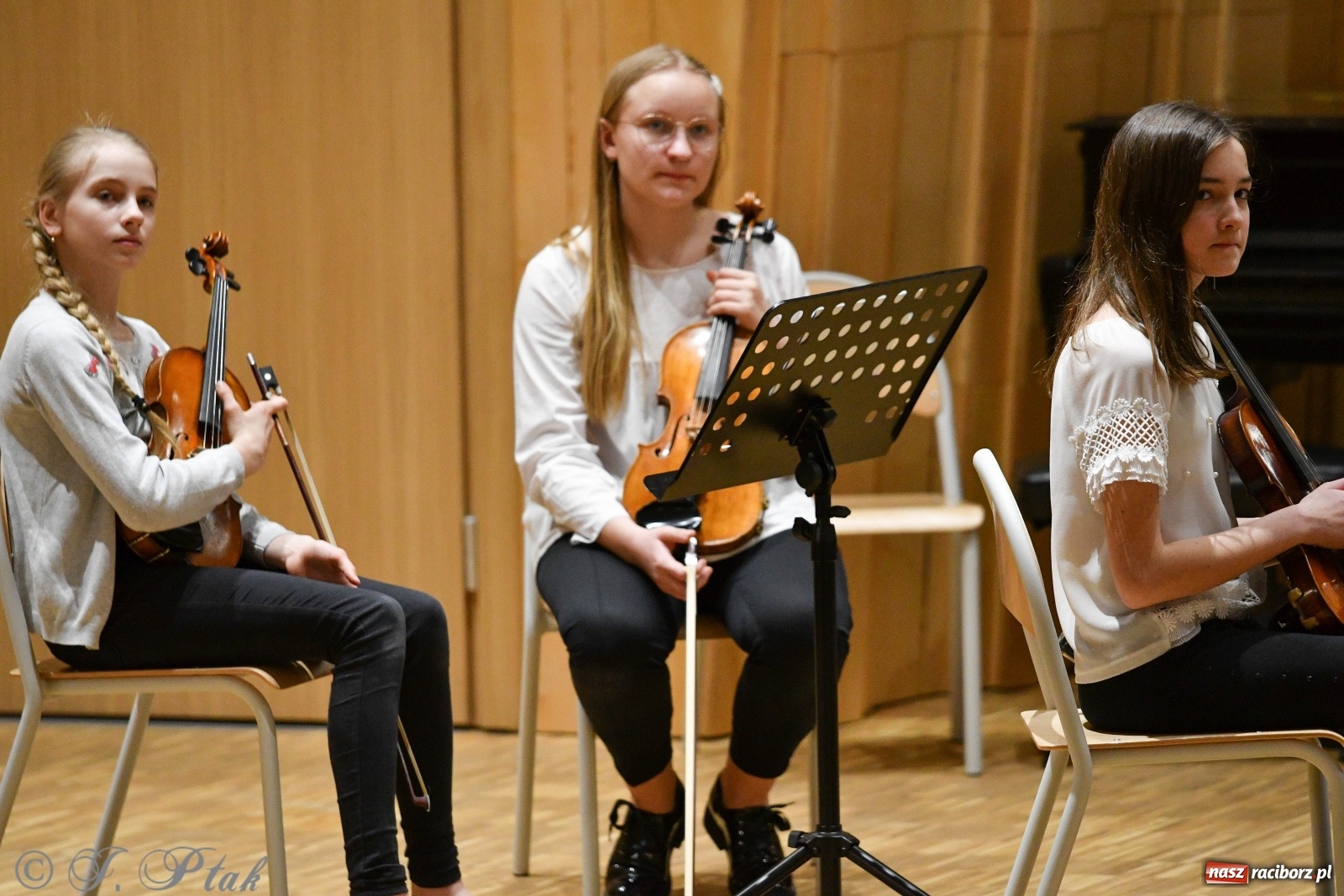 Zdjęcie w galerii na portalu naszraciborz.pl: Szkoła muzyczna uczciła Dzień Kobiet koncertem [FOTO] wiadomości z regionu