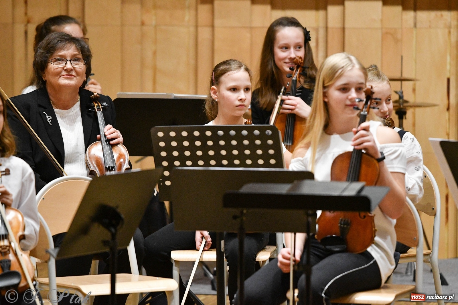 Zdjęcie w galerii na portalu naszraciborz.pl: Szkoła muzyczna uczciła Dzień Kobiet koncertem [FOTO] wiadomości z regionu