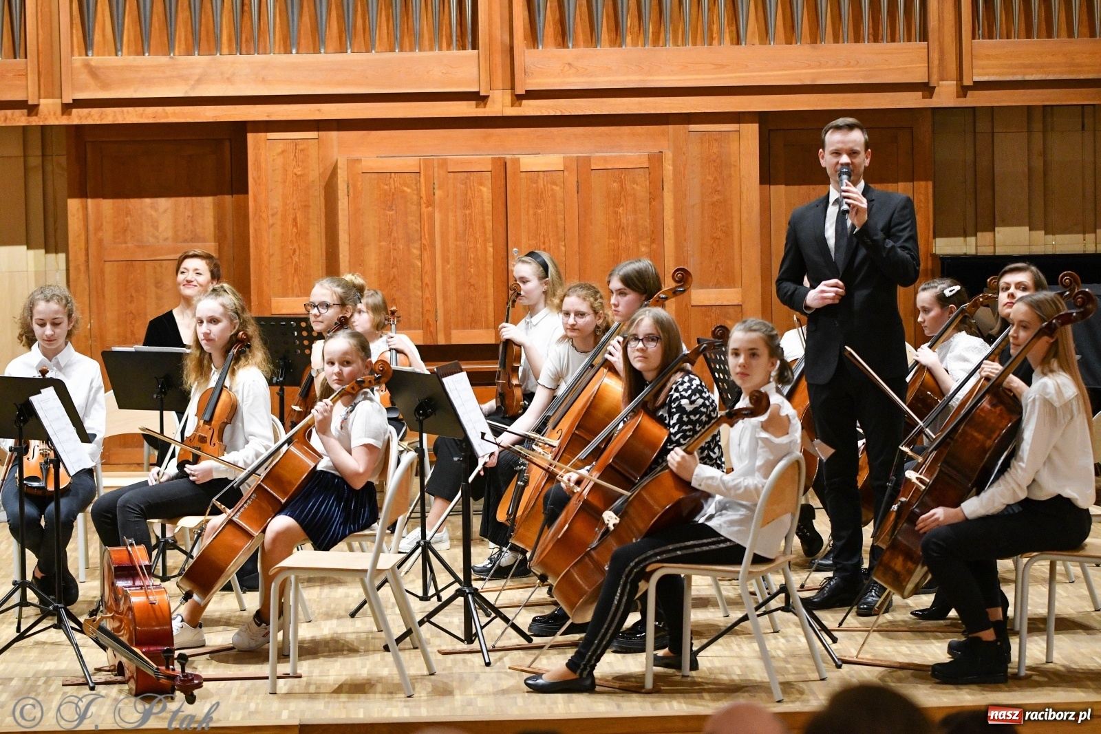 Zdjęcie w galerii na portalu naszraciborz.pl: Szkoła muzyczna uczciła Dzień Kobiet koncertem [FOTO] wiadomości z regionu