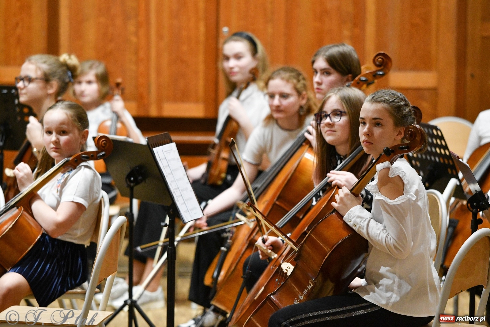 Zdjęcie w galerii na portalu naszraciborz.pl: Szkoła muzyczna uczciła Dzień Kobiet koncertem [FOTO] wiadomości z regionu