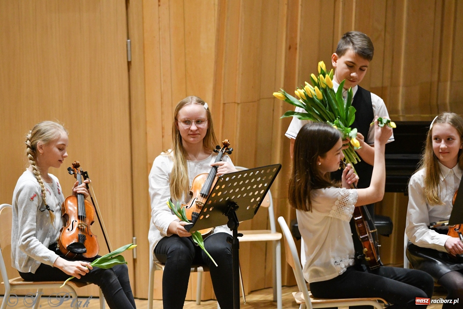 Zdjęcie w galerii na portalu naszraciborz.pl: Szkoła muzyczna uczciła Dzień Kobiet koncertem [FOTO] wiadomości z regionu