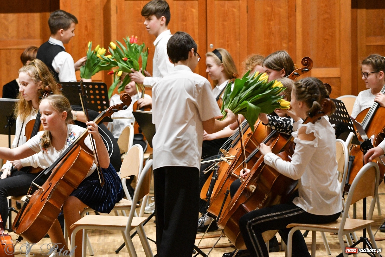 Zdjęcie w galerii na portalu naszraciborz.pl: Szkoła muzyczna uczciła Dzień Kobiet koncertem [FOTO] wiadomości z regionu
