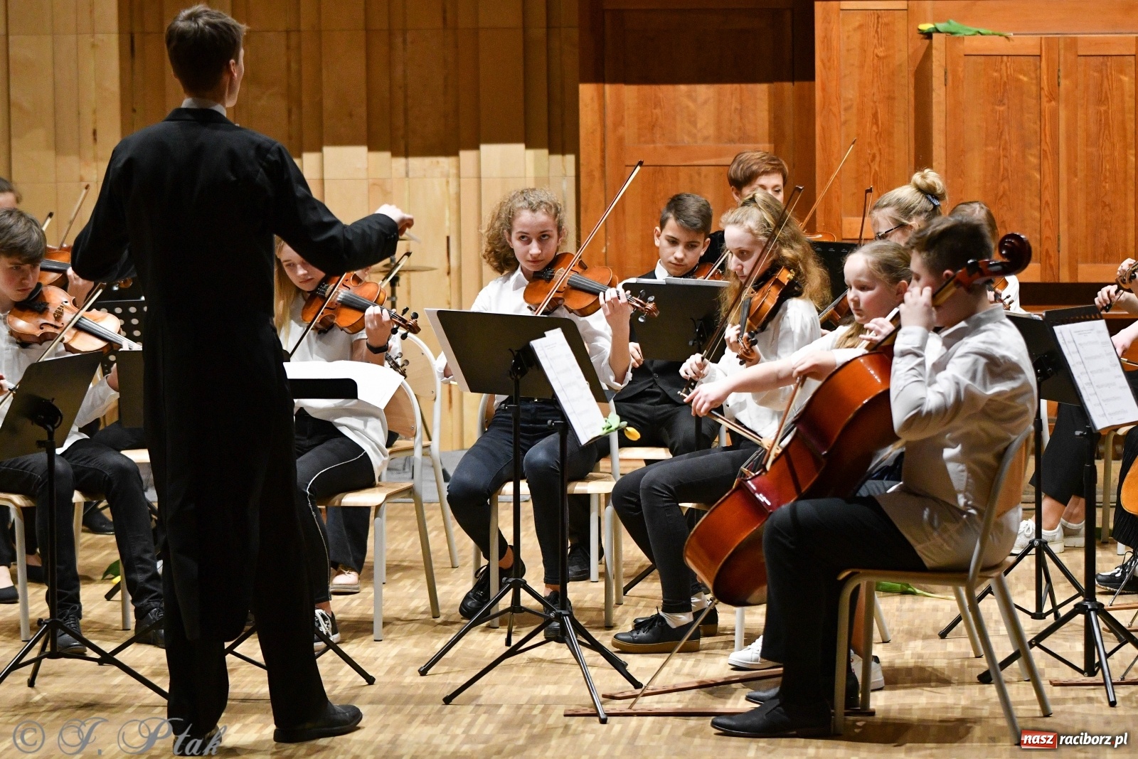 Zdjęcie w galerii na portalu naszraciborz.pl: Szkoła muzyczna uczciła Dzień Kobiet koncertem [FOTO] wiadomości z regionu