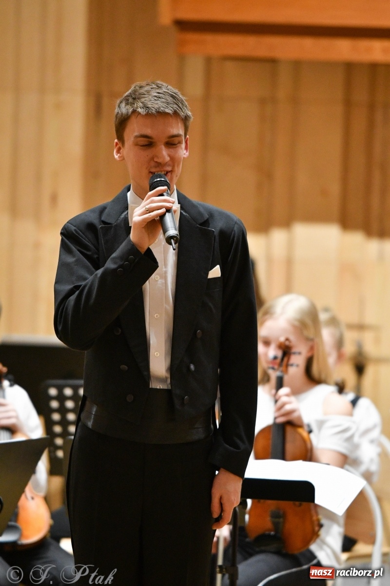 Zdjęcie w galerii na portalu naszraciborz.pl: Szkoła muzyczna uczciła Dzień Kobiet koncertem [FOTO] wiadomości z regionu
