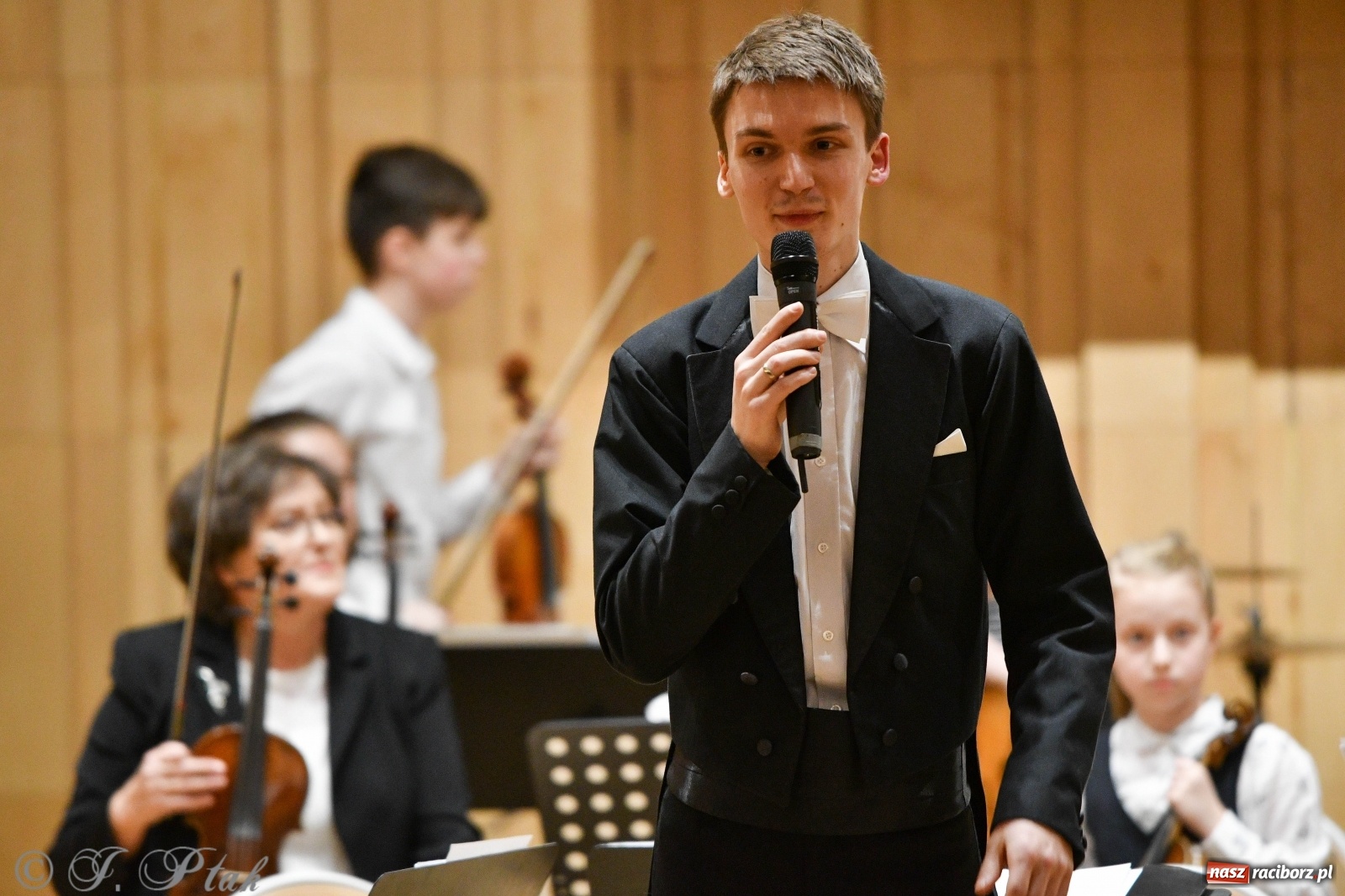 Zdjęcie w galerii na portalu naszraciborz.pl: Szkoła muzyczna uczciła Dzień Kobiet koncertem [FOTO] wiadomości z regionu