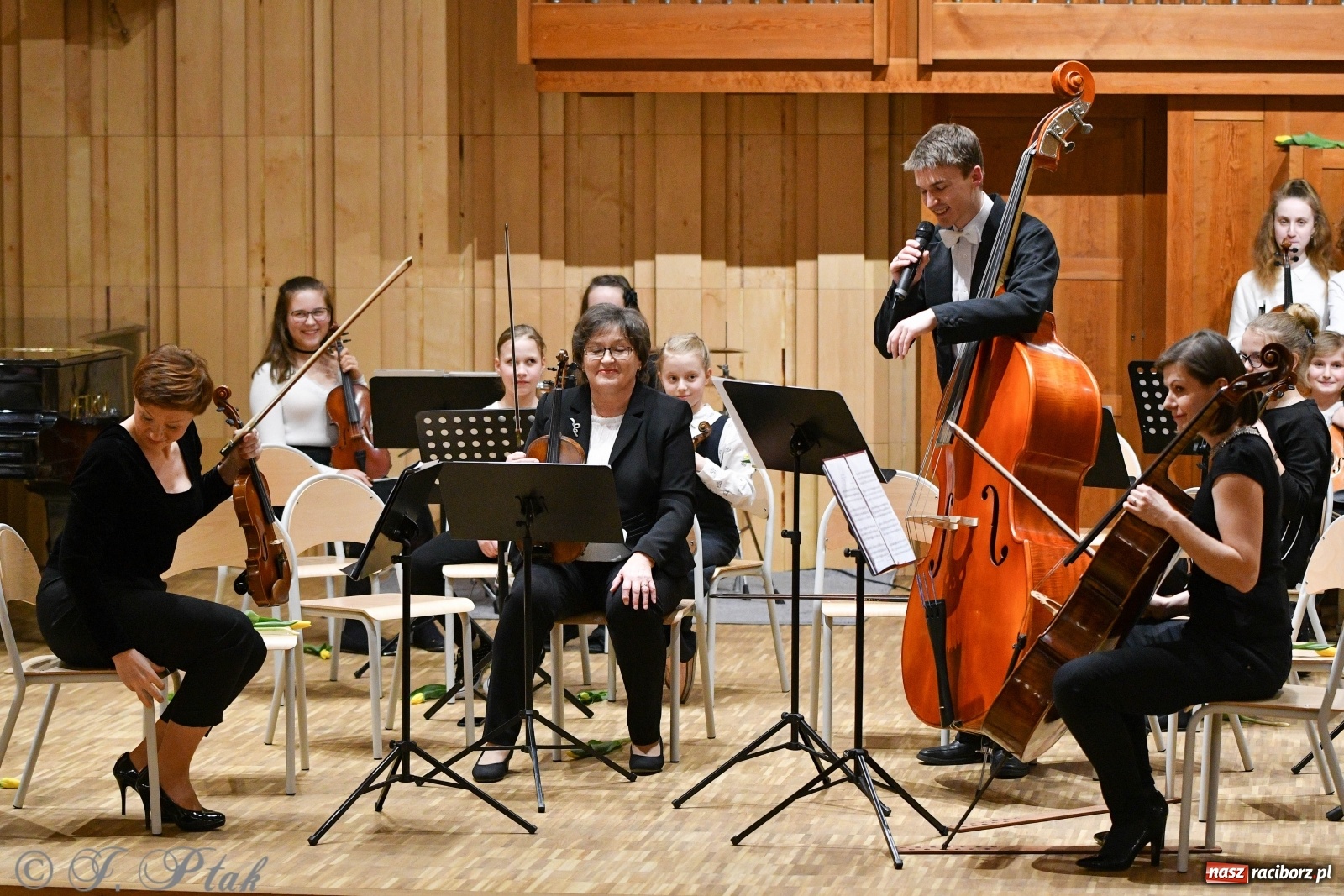 Zdjęcie w galerii na portalu naszraciborz.pl: Szkoła muzyczna uczciła Dzień Kobiet koncertem [FOTO] wiadomości z regionu