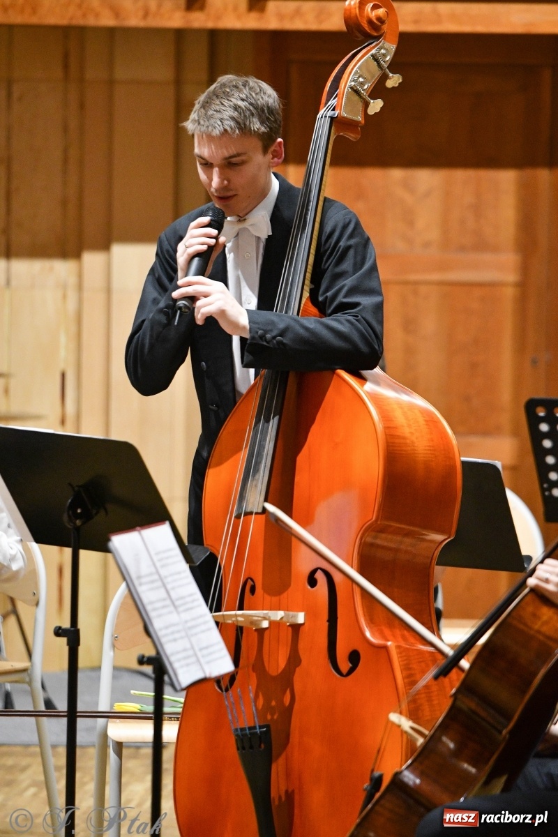 Zdjęcie w galerii na portalu naszraciborz.pl: Szkoła muzyczna uczciła Dzień Kobiet koncertem [FOTO] wiadomości z regionu