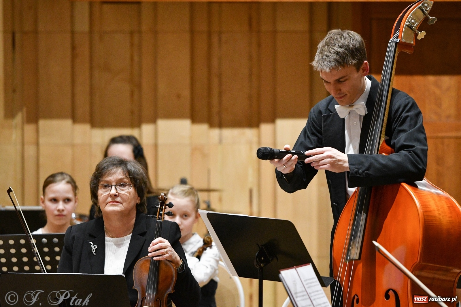 Zdjęcie w galerii na portalu naszraciborz.pl: Szkoła muzyczna uczciła Dzień Kobiet koncertem [FOTO] wiadomości z regionu